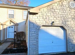 975 Sara Ct, Pataskala, OH 43062