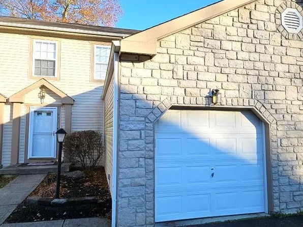 975 Sara Ct, Pataskala, OH 43062