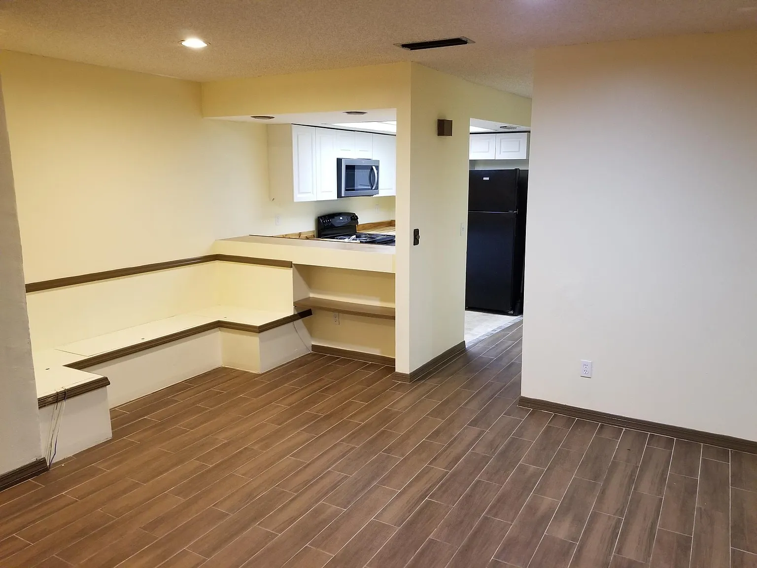 2979 Sir Hamilton Cir — Photo 2