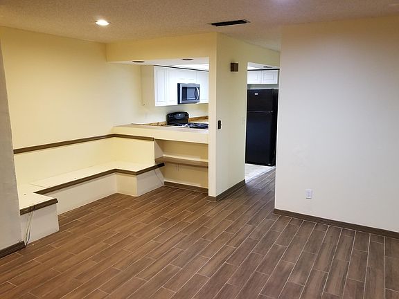 2nd image of 2979 Sir Hamilton Cir #2979