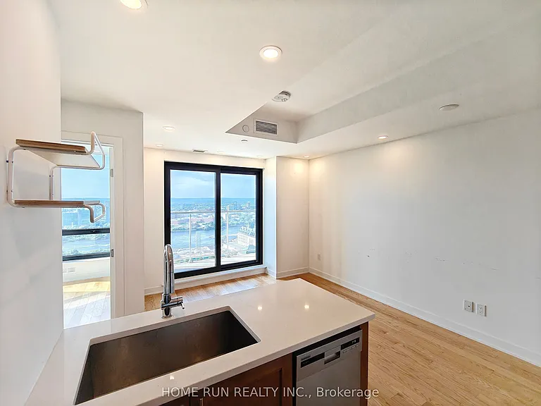 340 Queen St #2502 — Photo 10