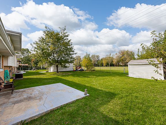 4th image of 10624 S Michael Dr