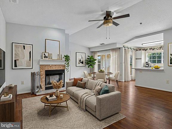 3rd image of 46 Ashlar Hill Ct #46