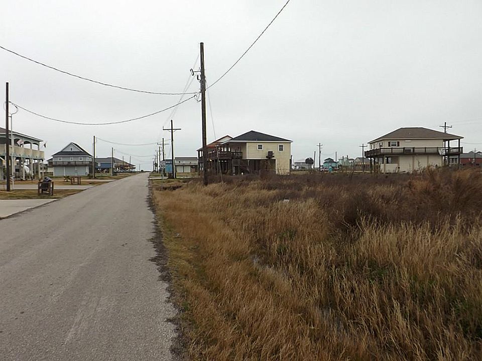 1st image of 993 Bahama Dr