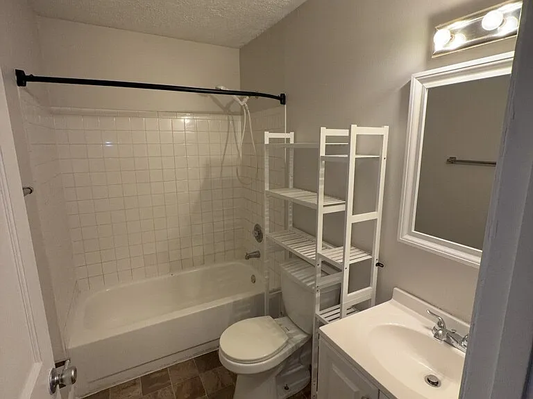 153 Holland Ave #A — Photo 11