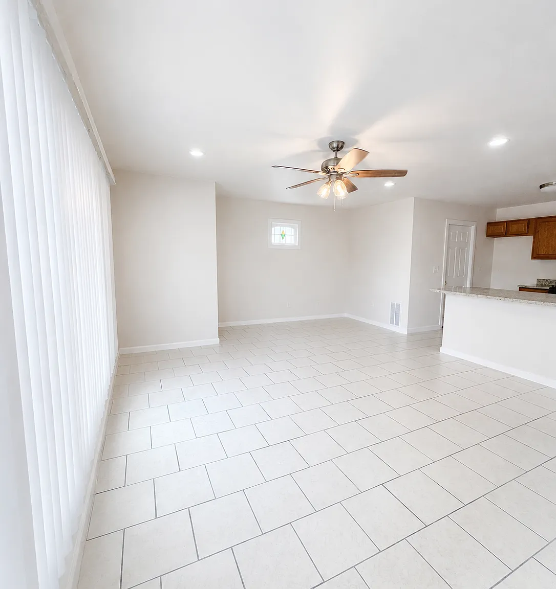 2 bed, 1.5 bath, 900 sqft, $1,175 — Photo 3