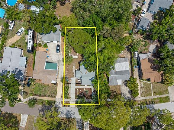 2nd image of 745 Alamanda Way S