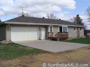 21090 Greenwood Ln, Le Center, MN 56057