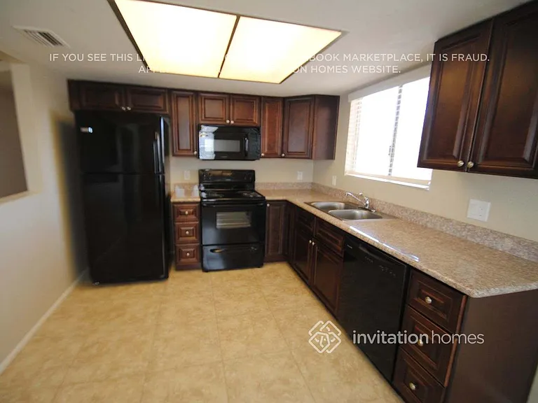 215 W 17th Ave — Photo 3