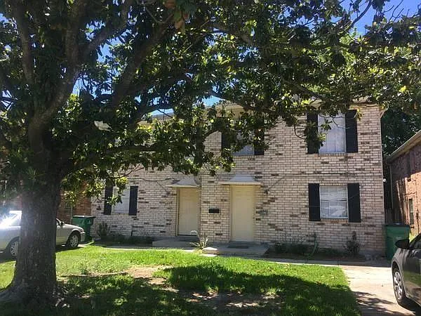 2520 Caswell Ln — Photo 1