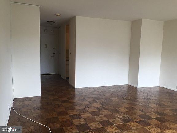 2nd image of 210 Locust St #4EW
