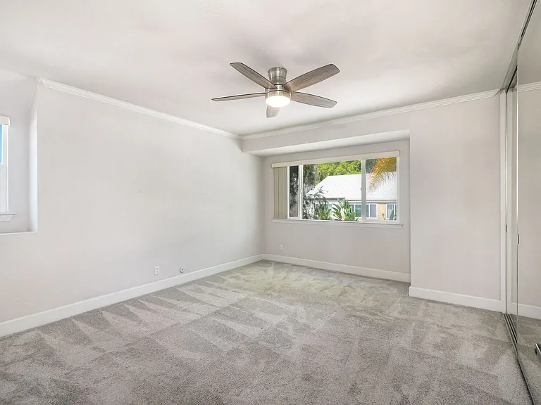 8545 Villa La Jolla Dr #H — Photo 26