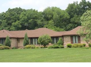 2618 Mayfair Cir, Akron, OH 44312