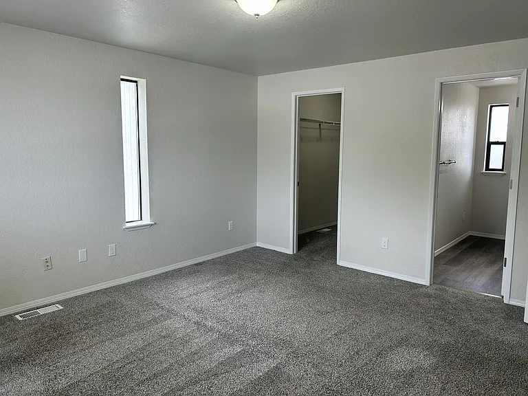 1208 S 43rd Ave — Photo 16