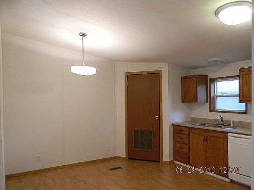 2nd image of 1821 Charledon Ave