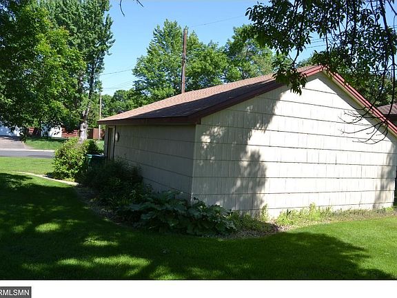 3rd image of 4301 Woodbine Ln N