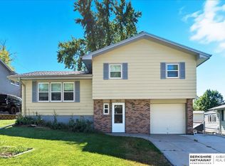 7617 Newport Ave, Omaha, NE 68122