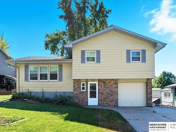 7617 Newport Ave, Omaha, NE 68122