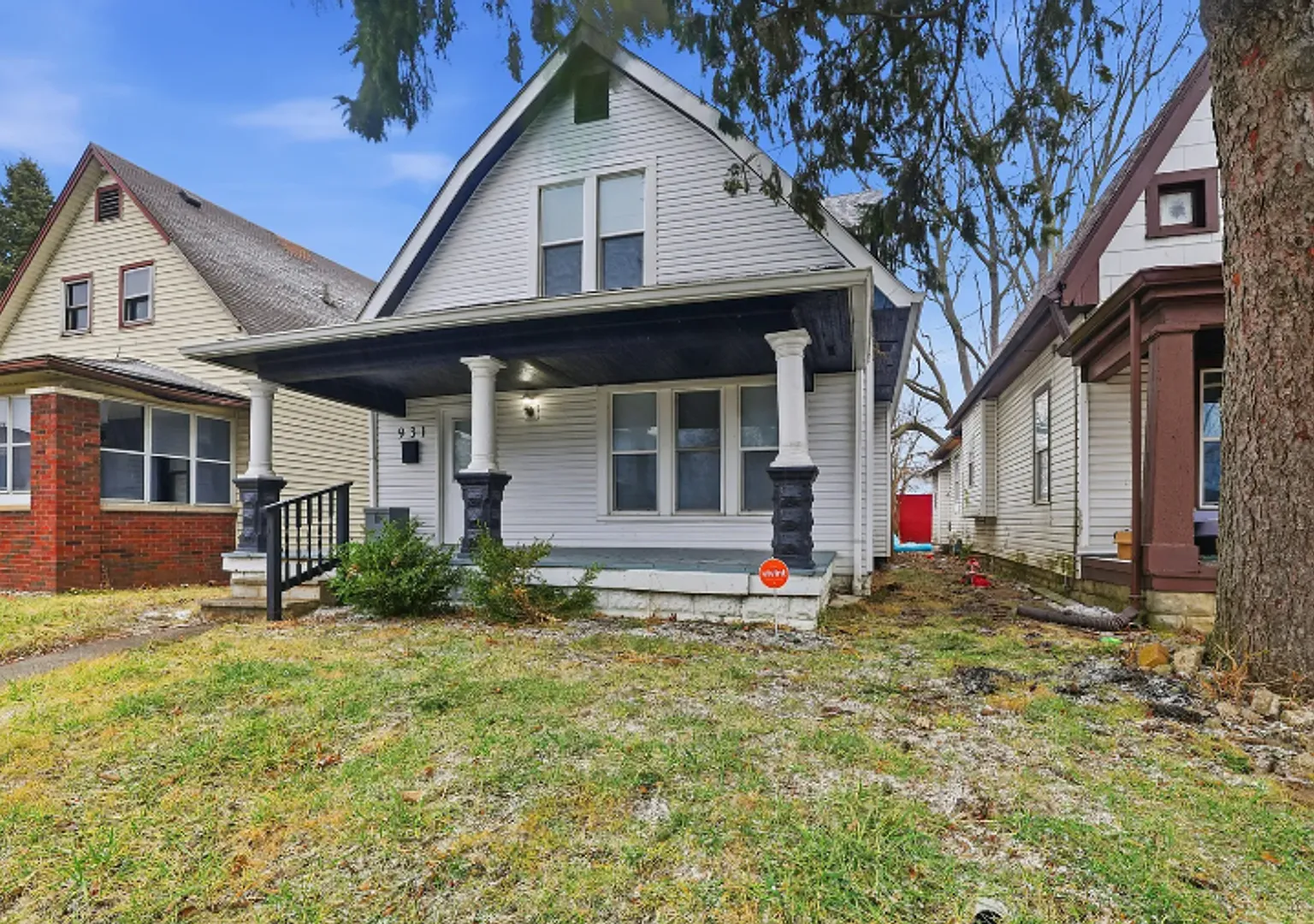 Large 2 Bedroom Home — Photo 3