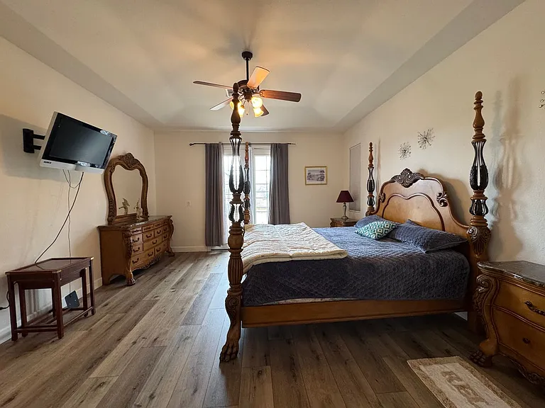 3111 Esmerelda Dr — Photo 22