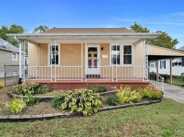 506 Bainbridge Rd, Saint Charles, MO 63301