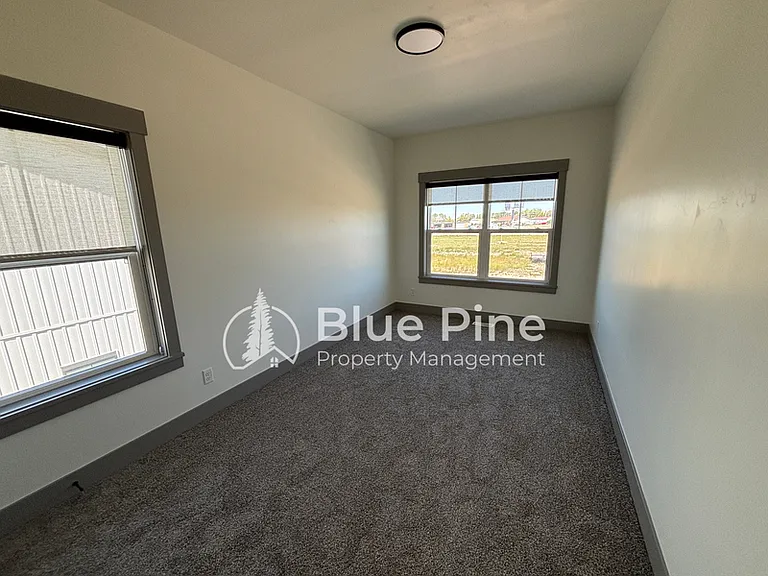 5133 Beach Dr #1 — Photo 14