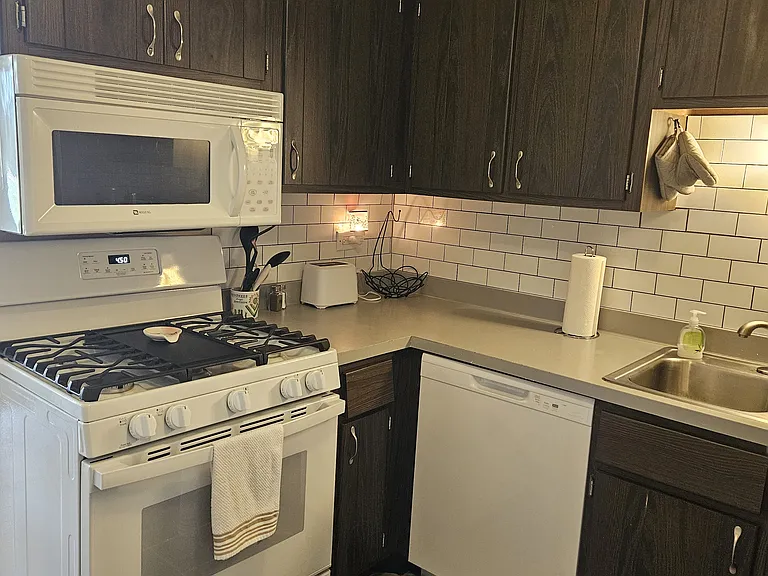 Kitchen w/ Brand New GE Oven Range and GE Dishwasher (2026)