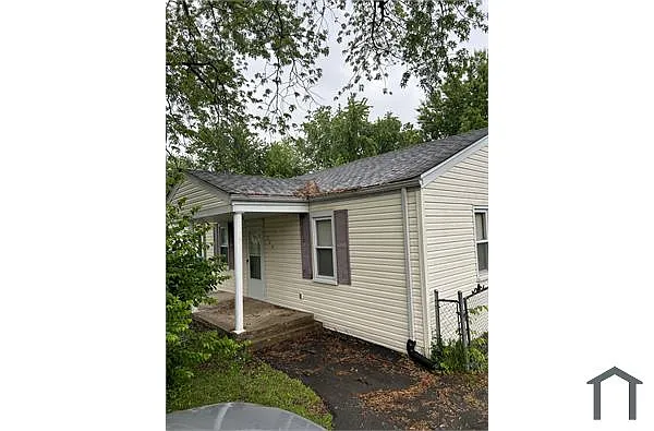 224 Sadonia Ave photo 1