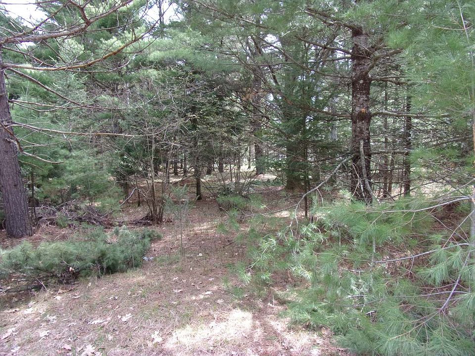 1st image of 28 Lullaby Ln E