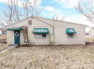300 W Tazewell St, Spring Bay, IL 61611