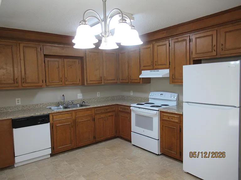 170 Gertrude Dr — Photo 6