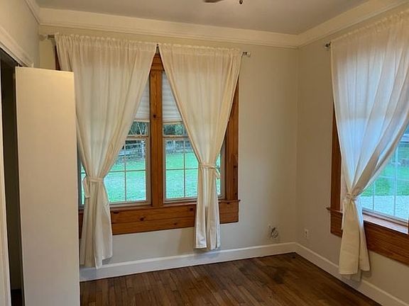 2nd image of 1902 N Cuernavaca Dr APT B