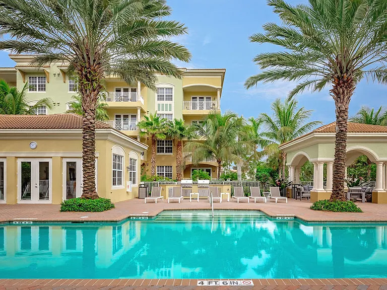 Riverwalk Pointe — Photo 7