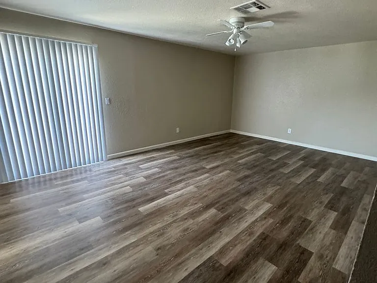 Canyon Club Apartments — Photo 77