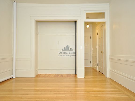 5th image of 952 Powell St APT 12