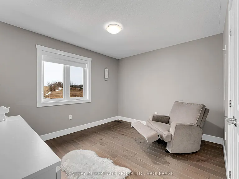90 Aragon Rd — Photo 36