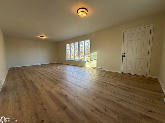 2nd image of 817 Green St