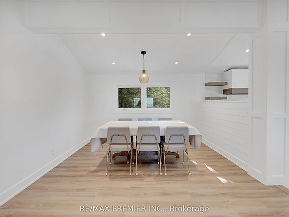 5th image of 891 Tiny Beaches Rd S