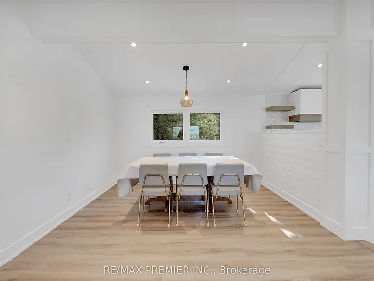 891 Tiny Beaches Rd S — Photo 5