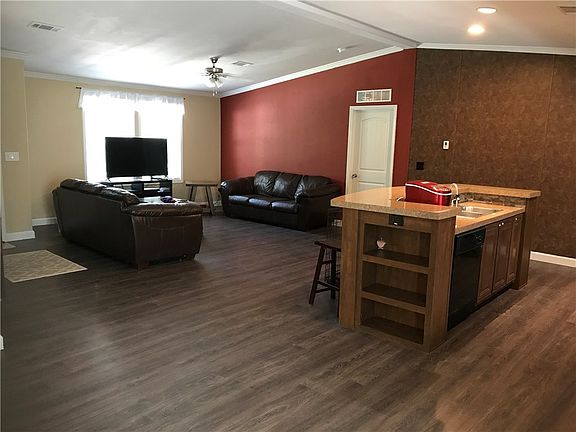 3rd image of 519 Pine Canyon Dr