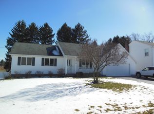 36 Cashmere Ln, Rochester, NY 14609