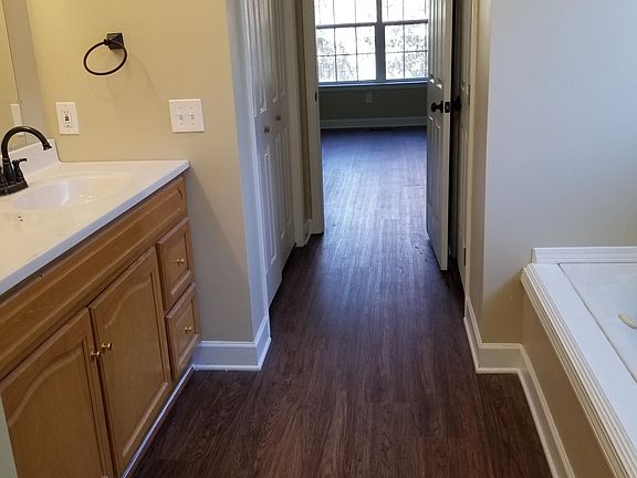 5th image of 2836 Vicwood Dr
