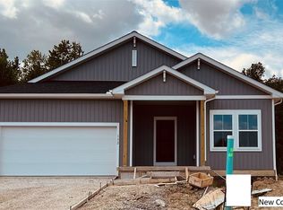 132 Willow Way, Elyria, OH 44035