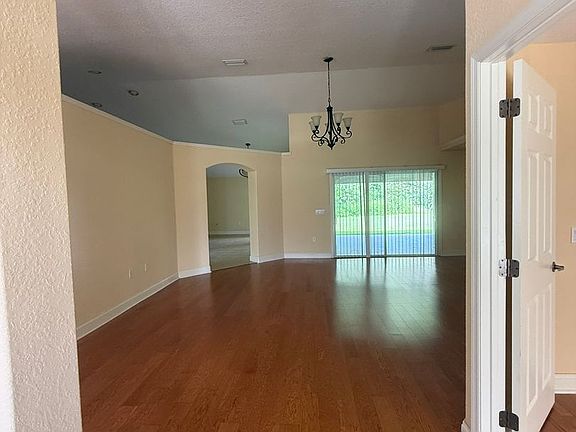 4th image of 5203 SE 42nd Ct