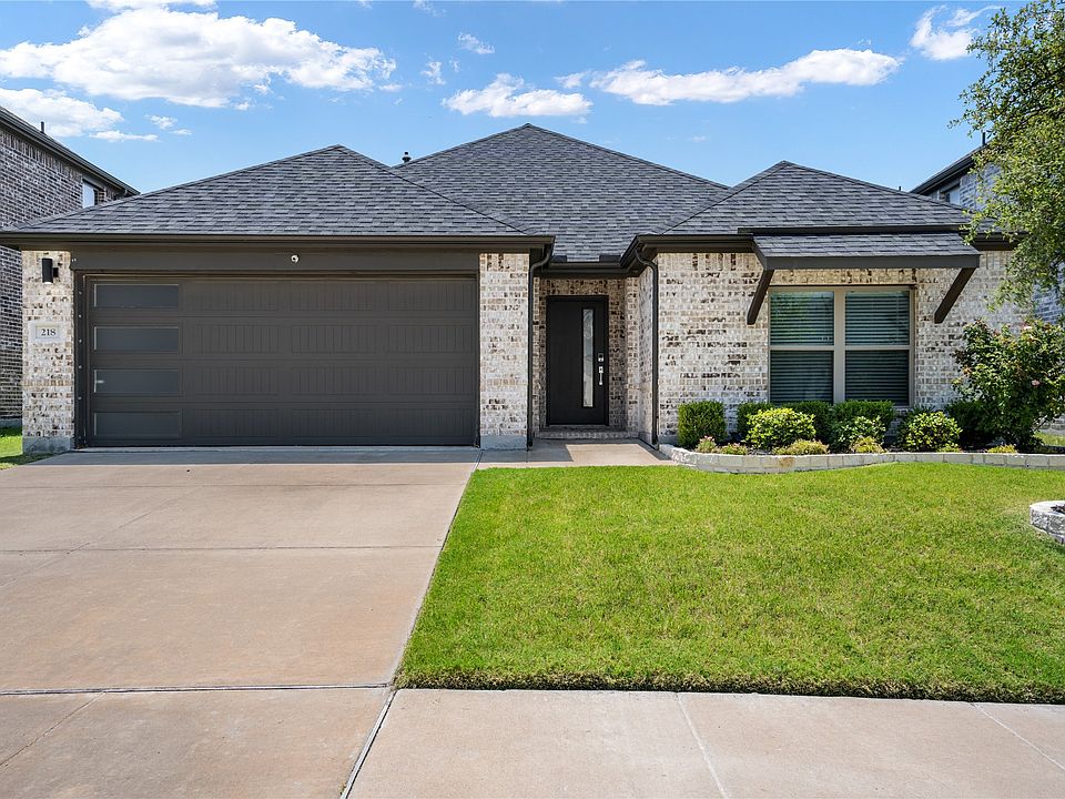 1st image of 218 Brookview Dr