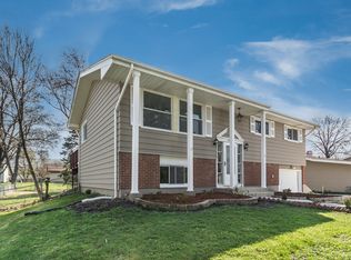 2S105 Valley Rd, Lombard, IL 60148