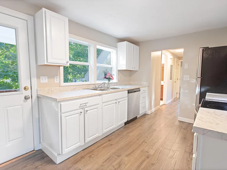 19 Prospect St #2 — Photo 8