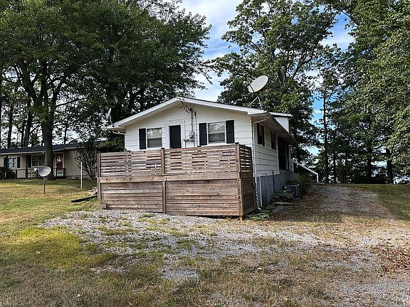2nd image of 126 Maple Dr