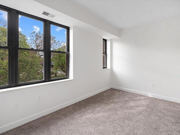 5th image of 1775 Van Dyke St #11