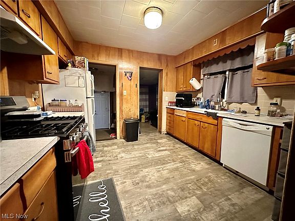 5th image of 1541 E 195th St